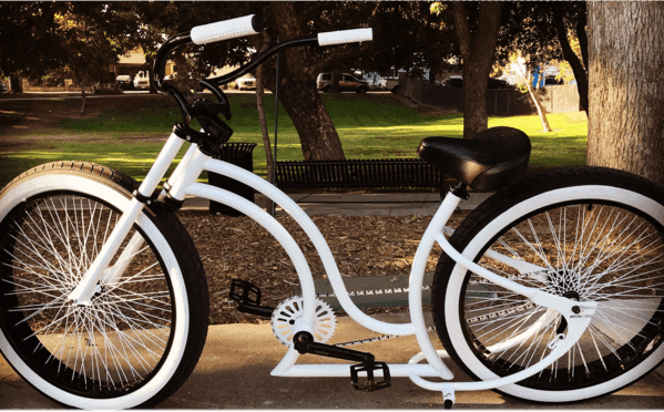 Un vélo sans leviers de frein qui freine au rétropédalage