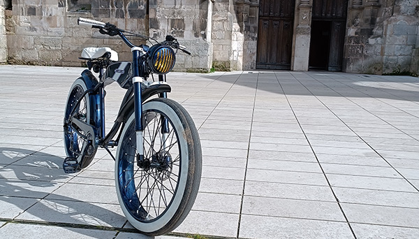 Vélo beach cruiser bleu : l'élégance intemporelle d'un classique du cyclisme